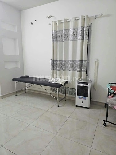 Cho nữ thuê phòng bao điện nước