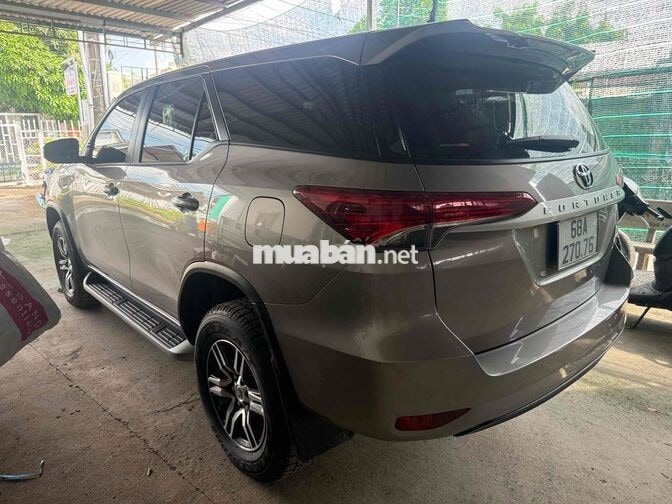 Toyota Fortuner 2.4L 4x2 MT 2023 Đồng ánh kim