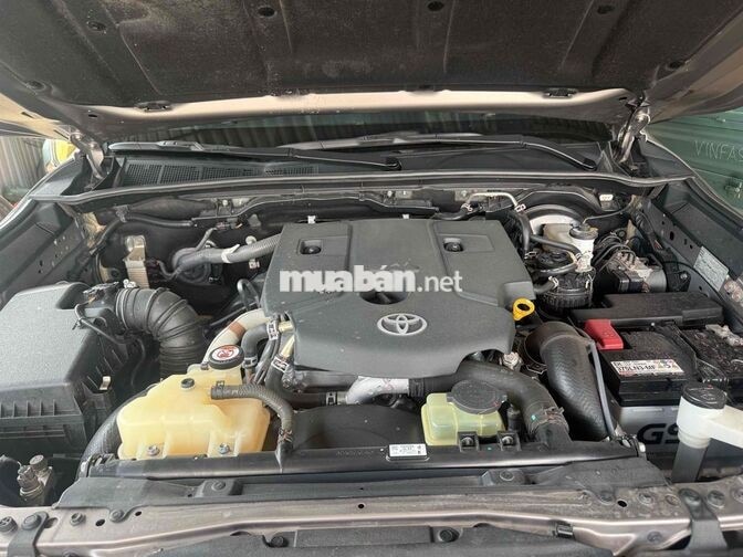 Toyota Fortuner 2.4L 4x2 MT 2023 Đồng ánh kim
