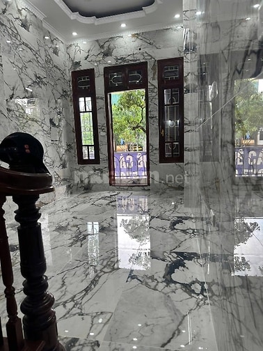 MẶT PHỐ TRẦN KHÁT CHÂN, CHO THUÊ NHÀ 5 TẦNG, 16 TRIỆU/THÁNG