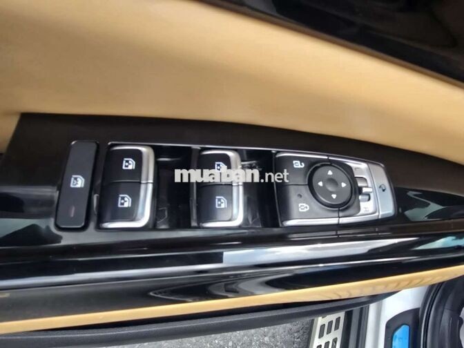 KIA CARNIVAL 2.2L SX 2023 LUXURY DẦU 8GHE 76000KM