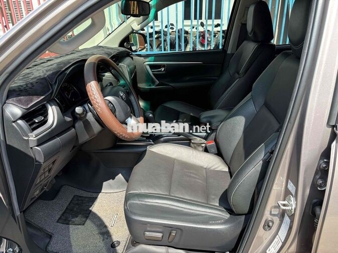 Toyota Fortuner 2.4AT  25.000 km, sơn zin cả xe