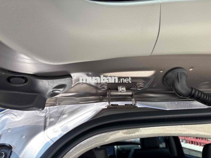 Toyota Fortuner 2.4AT  25.000 km, sơn zin cả xe