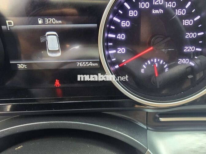 KIA CARNIVAL 2.2L SX 2023 LUXURY DẦU 8GHE 76000KM