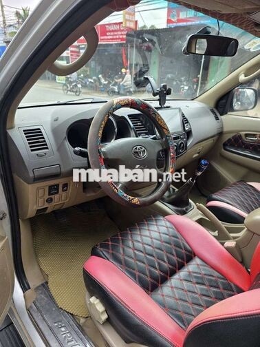 Toyota Fortuner 2011 Số sàn Bạc