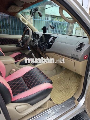 Toyota Fortuner 2011 Số sàn Bạc