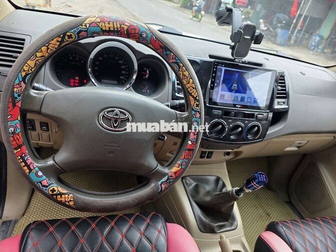 Toyota Fortuner 2011 Số sàn Bạc