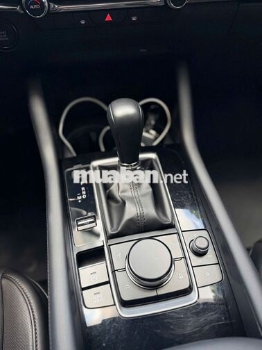 Mazda 3 Luxury 2023 17000 km Trắng
