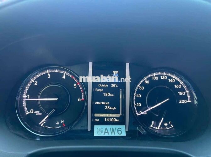 Fortuner Legender 2025, 14 ngàn km, sơn zin 100%