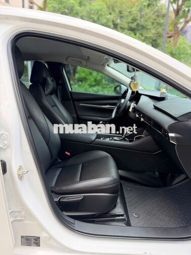 Mazda 3 Luxury 2023 17000 km Trắng