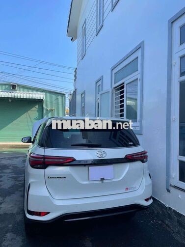 Fortuner Legender 2025, 14 ngàn km, sơn zin 100%