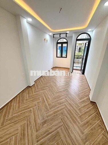 Cho thuê nhà Mặt tiền Đoàn Văn Bơ Q4 DT 3x18 nở hậu 5m