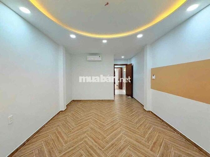 Cho thuê nhà Mặt tiền Đoàn Văn Bơ Q4 DT 3x18 nở hậu 5m