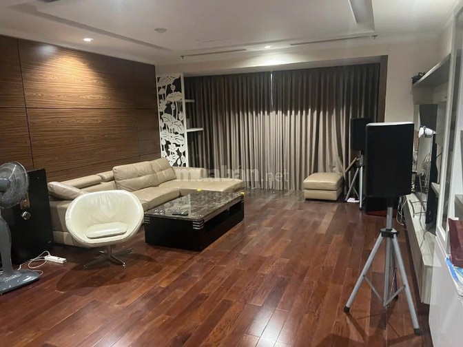 Chính chủ bán căn hộ Vincom Đồng Khởi Q1 - 160m2 chỉ từ 54 tỷ