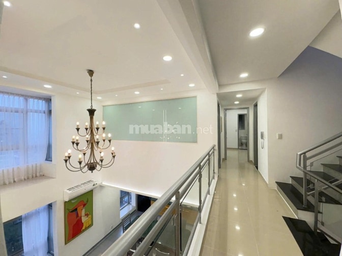 Cho thuê Penthouse - Satra Eximland (219m2, 4 phòng ngủ) 49 triệu/th