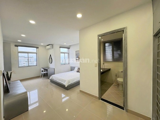 Cho thuê Penthouse - Satra Eximland (219m2, 4 phòng ngủ) 49 triệu/th