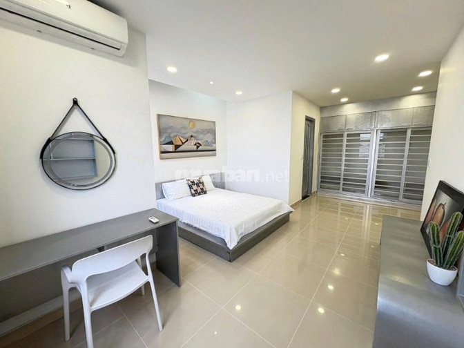 Cho thuê Penthouse - Satra Eximland (219m2, 4 phòng ngủ) 49 triệu/th