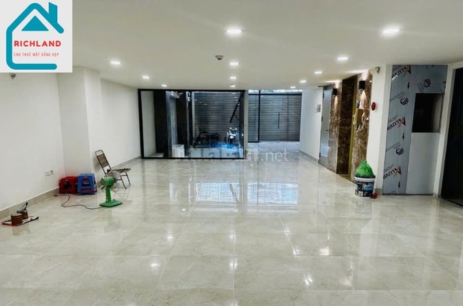 cho thuê mặt bằng 13-15 trần khắc chân q1, 8x24m, hầm trệt lửng 6 lầu
