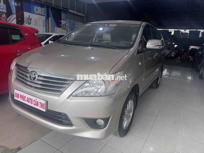 Toyota Innova 2.0E 2013 Vàng cát Số sàn