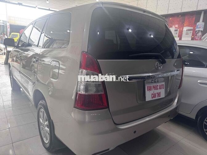 Toyota Innova 2.0E 2013 Vàng cát Số sàn