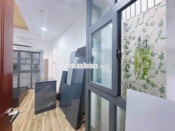 khai Trương căn Hộ ban công và cửa sổ sáng , Huỳnh mẫn đạt q5 gần q1