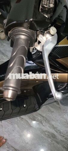 Honda Air Blade đầu bò 2012 Đen vàng