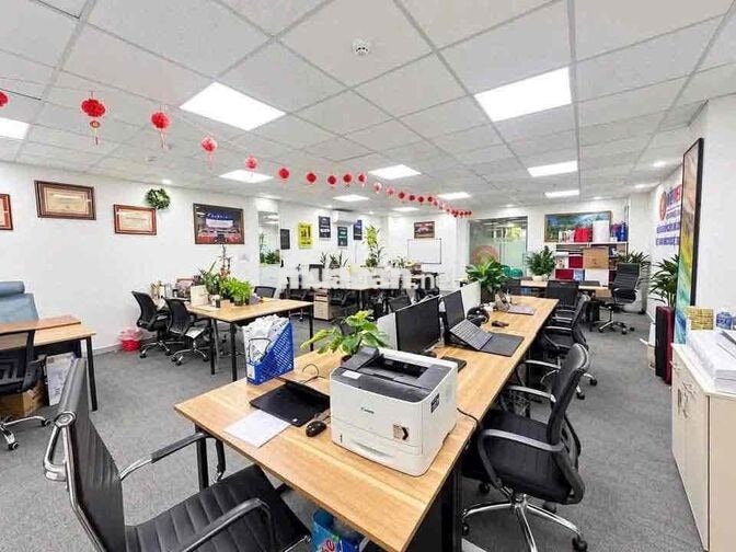 Cho thuê VP trệt Tân Cảng 90m2 ngăn sẵn 2 phòng gần ga Metro Tân Cảng