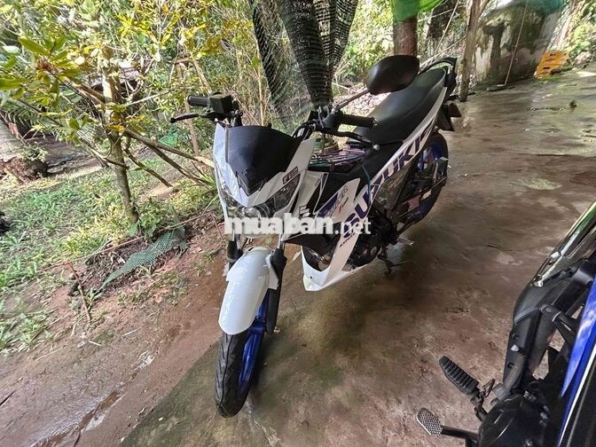 Suzuki Raider F150 Trắng xanh