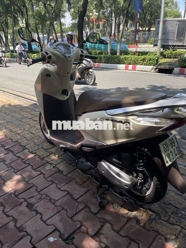 Honda Lead 125 2019 màu Kem