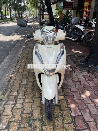 Honda Lead 125 2019 màu Kem