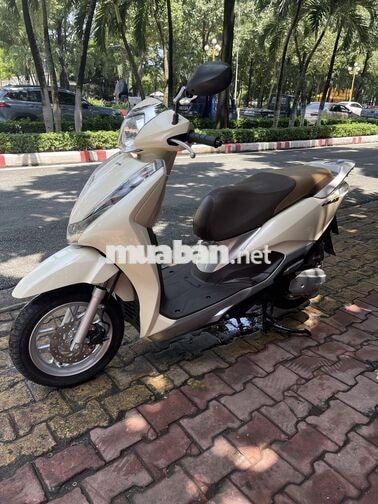Honda Lead 125 2019 màu Kem