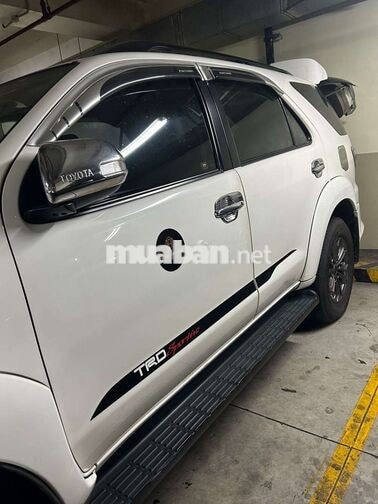 Toyota Fortuner 2015 Trắng 7 chỗ 6 vạn