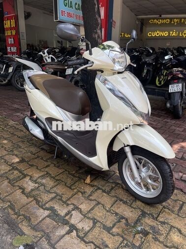 Honda Lead 125 2019 màu Kem