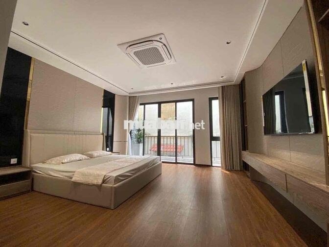 bán nhà gia thuỵ Nguyễn Văn Cừ Phường Bồ Đề 50m2 x 6 tầng