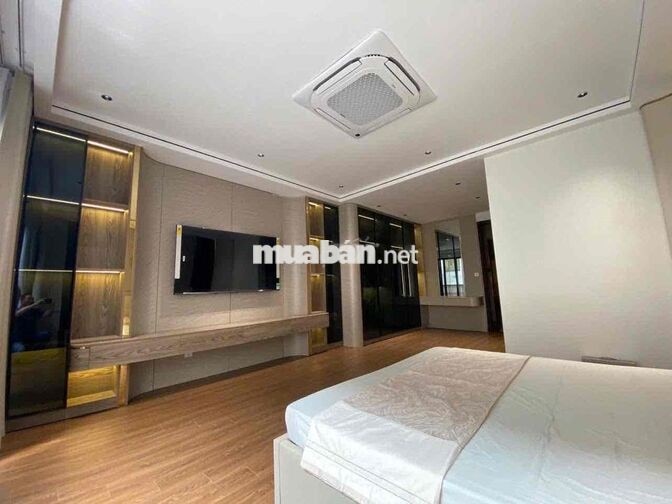 bán nhà gia thuỵ Nguyễn Văn Cừ Phường Bồ Đề 50m2 x 6 tầng