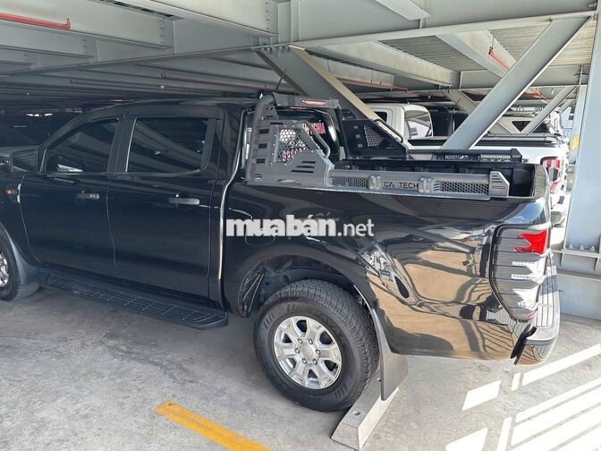 Ford Ranger 2022 Số sàn Đen, vay NH 75%, BH 2027