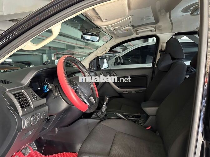 Ford Ranger 2022 Số sàn Đen, vay NH 75%, BH 2027
