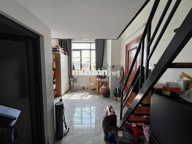 PASS PHÒNG DUPLEX CỬA SỔ THOÁNG RỘNG HƠN 30M2 GẦN NGÃ TƯ HÀNG XANH
