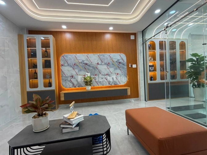 Nhà thiết kế hiện đại 4 tầng + lửng hẻm thông