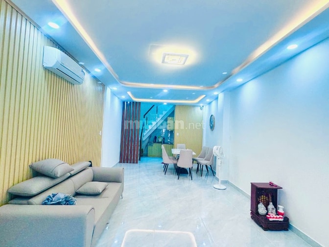 Bán nhà MT 25 Trần Phú, Q5. DT: 4mx5m, nhà nở hậu, 1 trệt, 1 lầu mới
