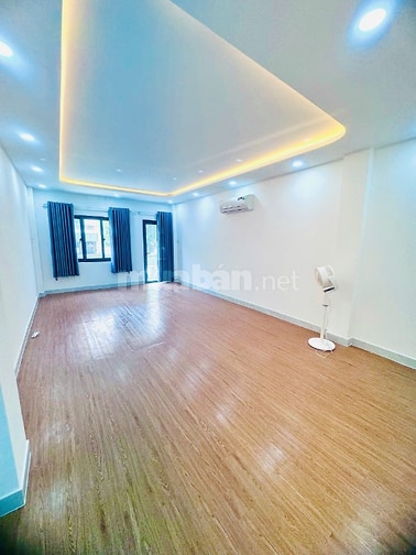 Bán nhà MT 25 Trần Phú, Q5. DT: 4mx5m, nhà nở hậu, 1 trệt, 1 lầu mới