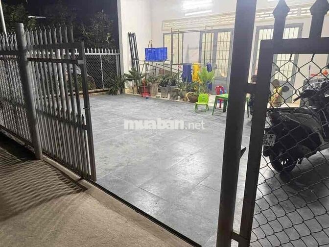 CHÍNH CHỦ BÁN NHÀ TRUNG TÂM CHỢ ĐẤT ĐỎ - CÁCH BIỂN 6km