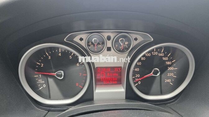 Ford Focus 2012 Trắng 11 vạn km