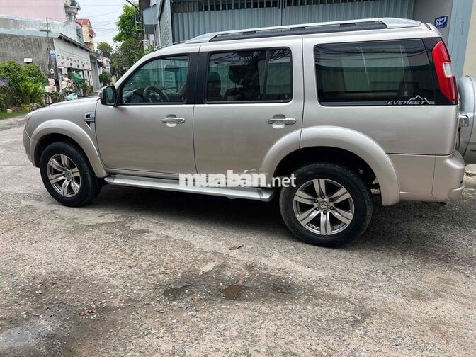 Ford Everest 2009 Vàng cát 7 chỗ