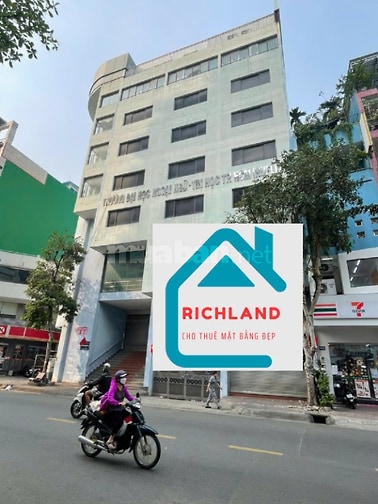 Cho thuê tòa nhà 302-304 cao thắng Q10, ngang 20m, DTSD 2.920m