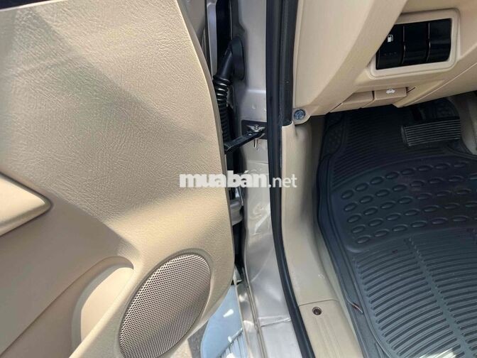Ford Everest 2009 Vàng cát 7 chỗ
