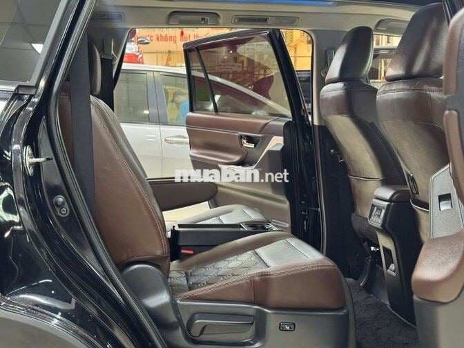 Innova Cross Hybrid 2025- Đen - 44.614 Km - Còn TL