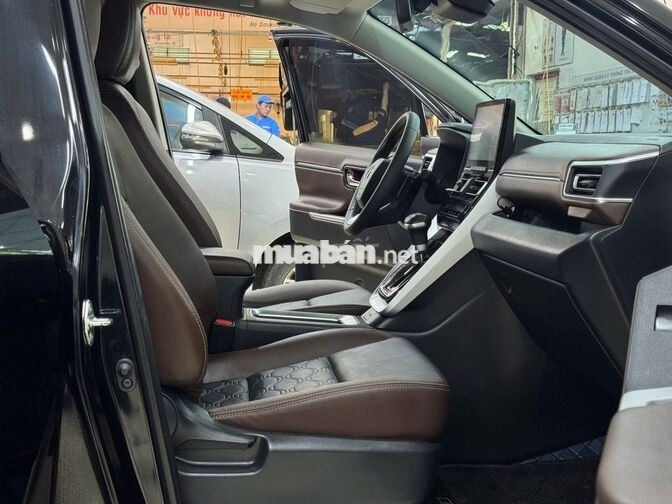 Innova Cross Hybrid 2025- Đen - 44.614 Km - Còn TL