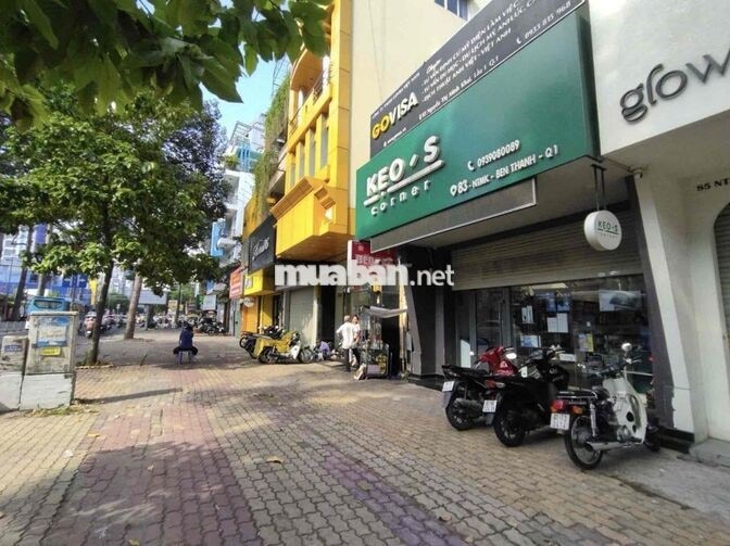 Cho thuê sân thượng Q1, view hàng cây đ Sương Nguyệt Ánh cực chill