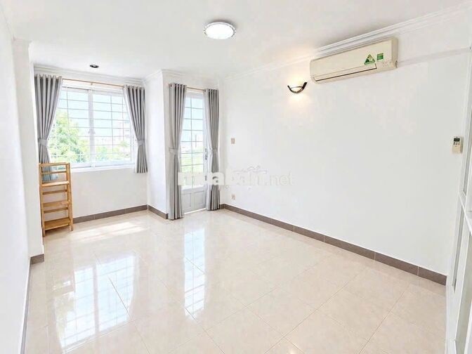 CHO THUÊ 2PN3WC ĐƯỜNG CMT8 Q3, 5 TẦNG CHỈ 11 TRIỆU